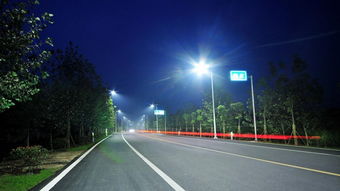 LED路燈節能改造方案 雙向6車道照明推薦方案（太陽能燈）